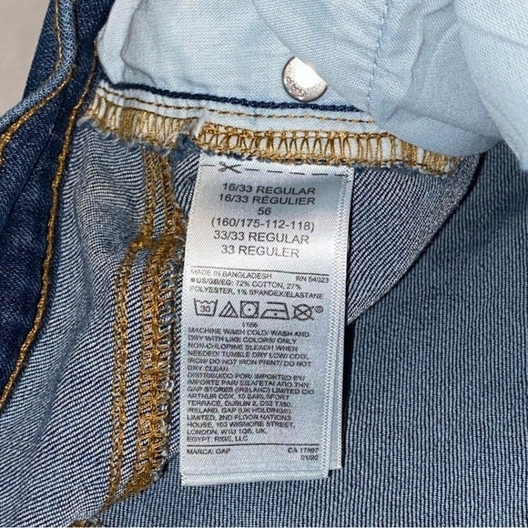 GAP Classic Streight Fit Blue Jeans in Size 16 - Picture 6 of 10